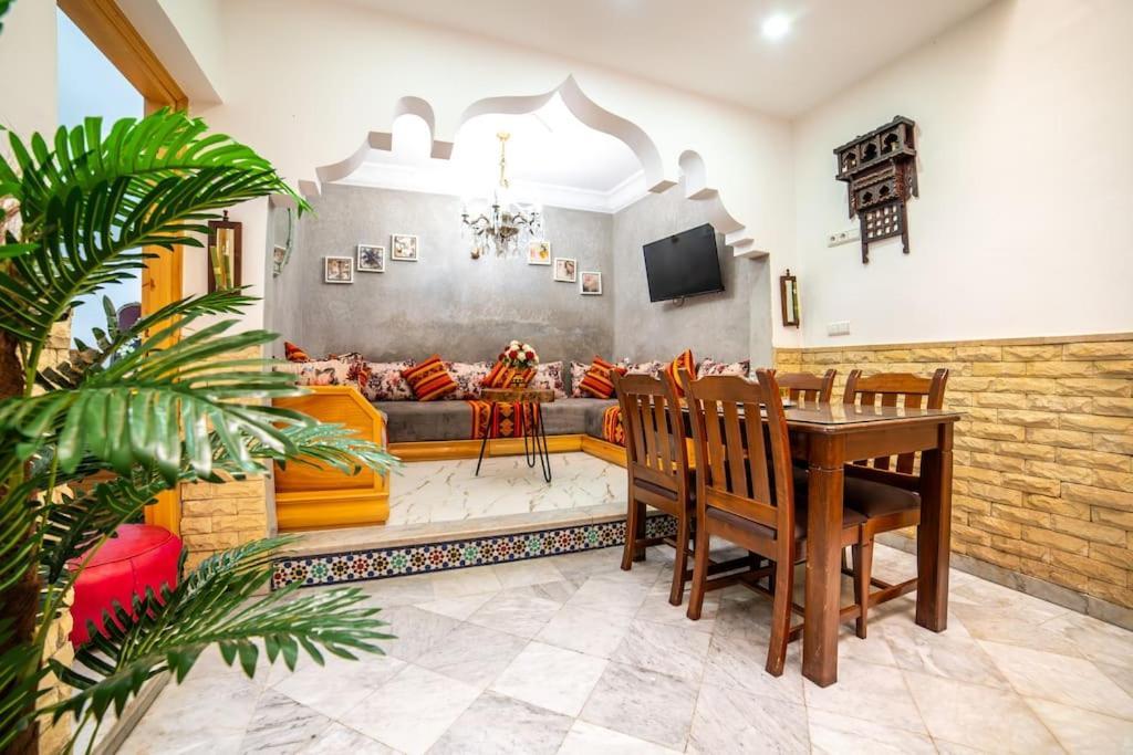 Apartment Authentic Walk To Sights *
